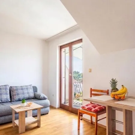 Jozic Apartament *