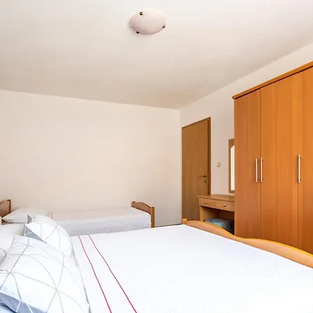 Jozic Apartament *