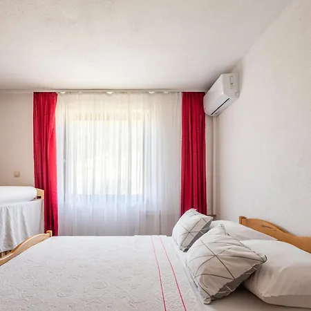 Jozic Apartament *