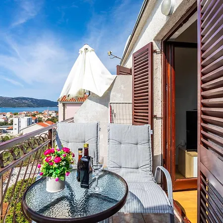 Jozic Apartament *